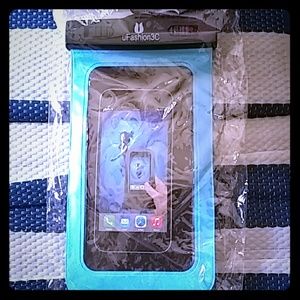 Waterproof cell phone bag